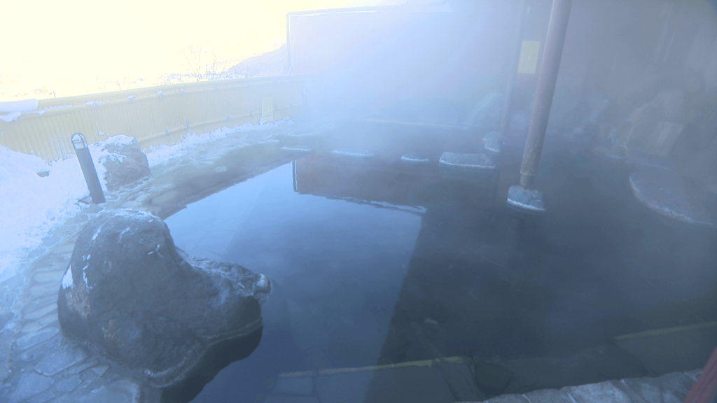 おぶせ温泉「穴観音の湯」の露天風呂
