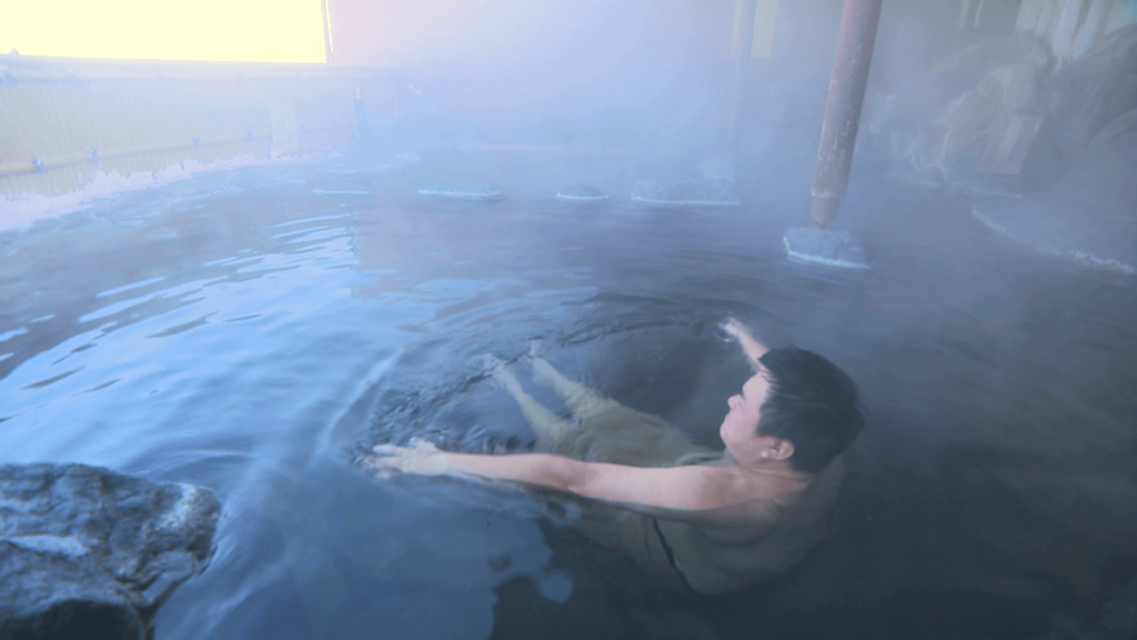 おぶせ温泉「穴観音の湯」の露天風呂