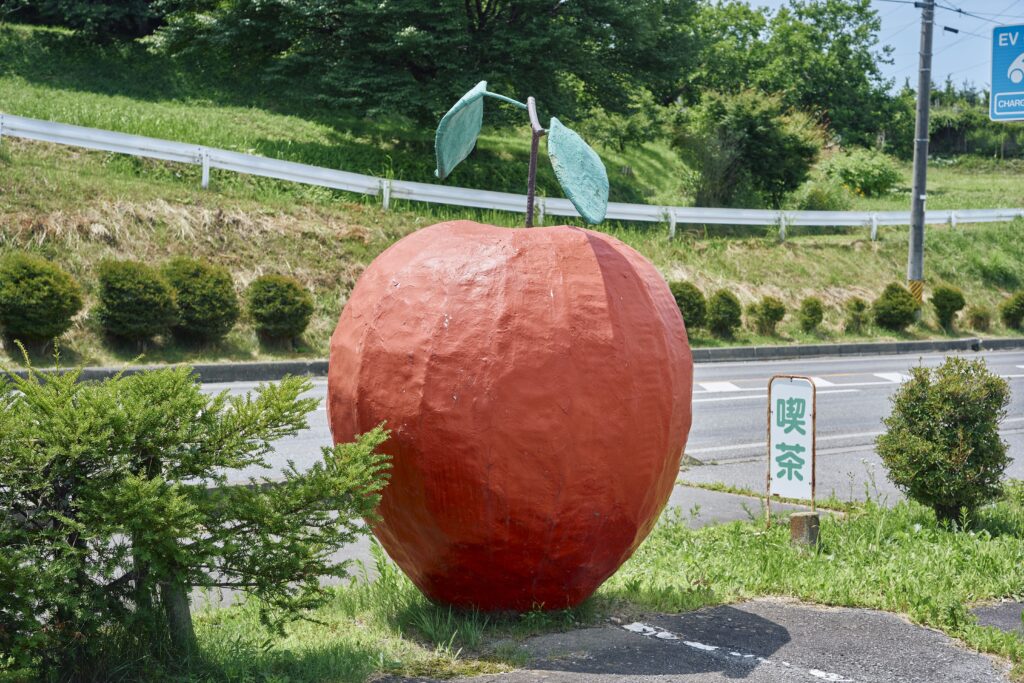 たてしなップルのりんごの看板