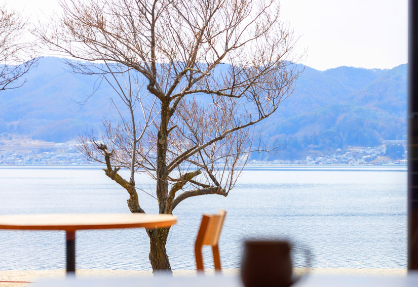 諏訪湖畔の「すわのわ」のカフェレストラン
